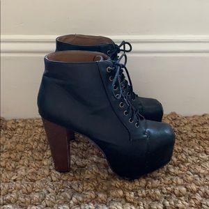 Lace up bootie